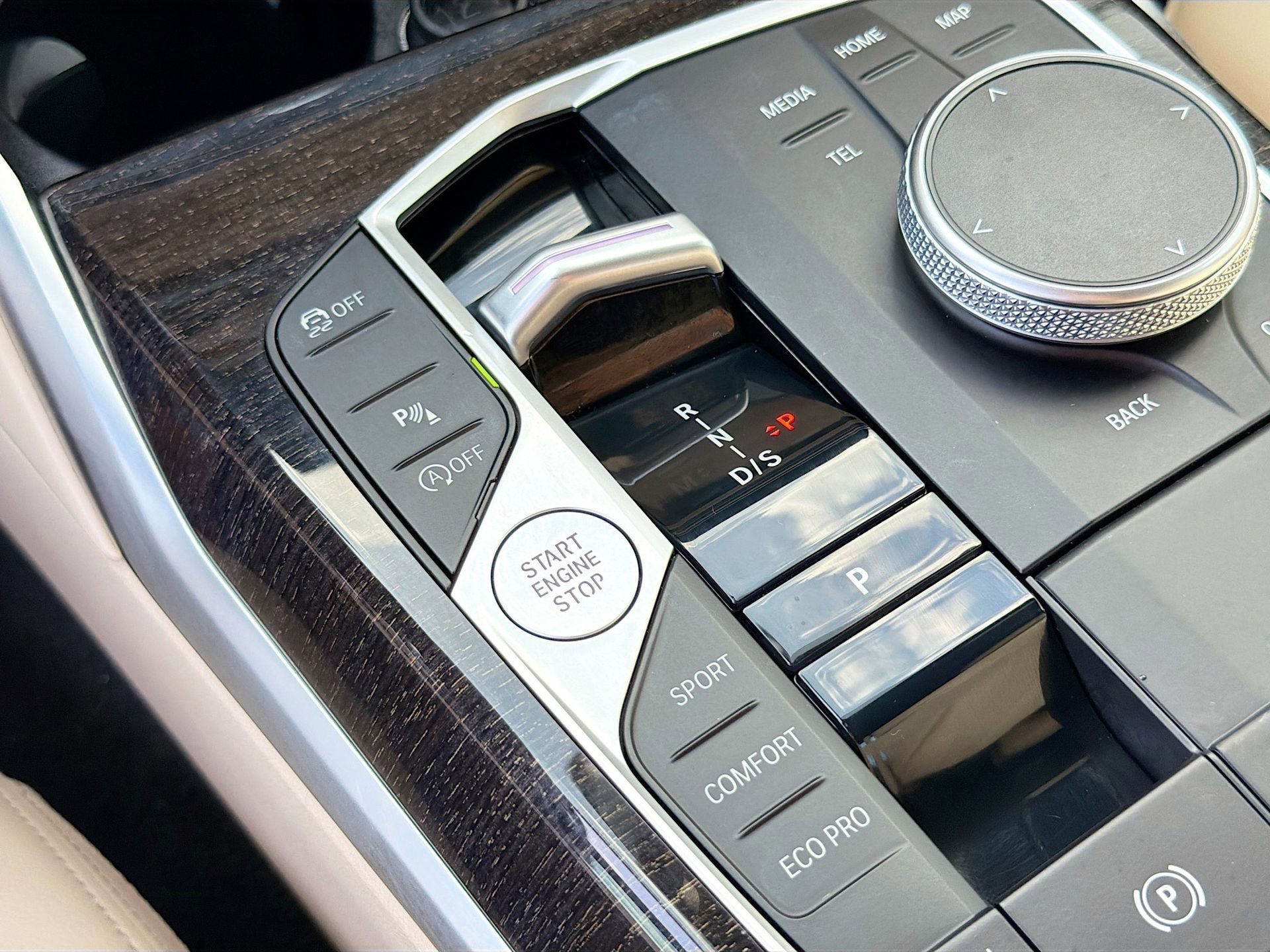 Used 2023 BMW 330i Sedan w/ Driving Assistance Package image 31