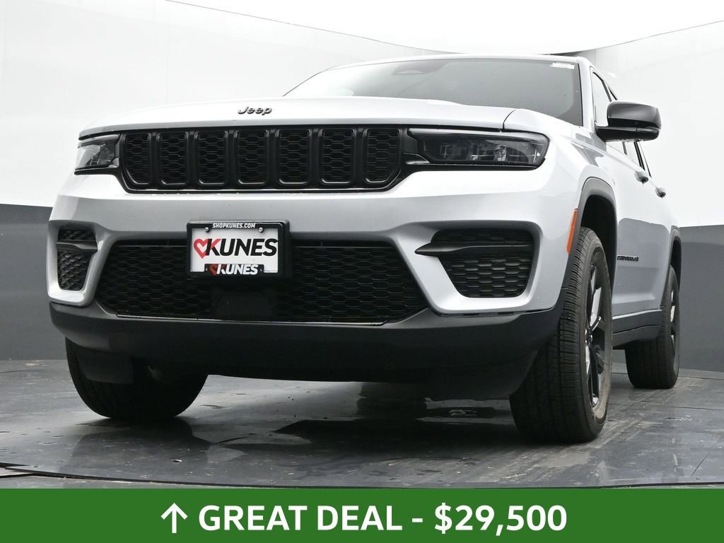Used 2024 Jeep Grand Cherokee Altitude image 48