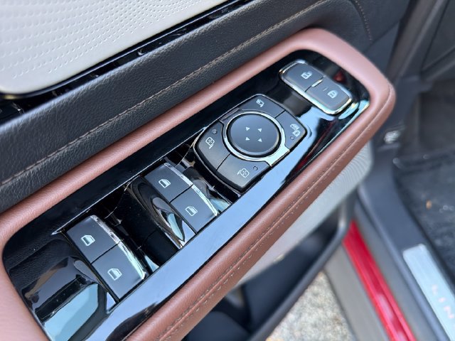 New 2027 Lincoln Aviator Reserve AWD/4WD image 22
