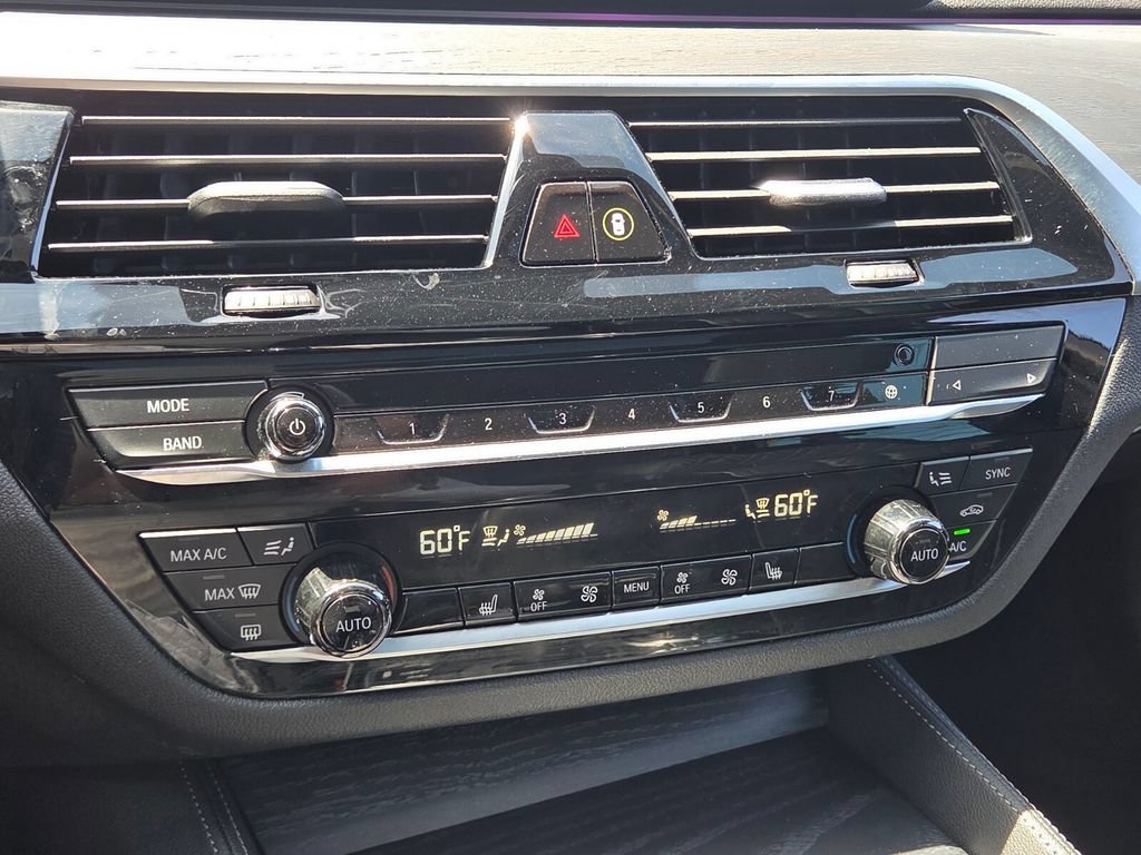 Used 2023 BMW M550i xDrive w/ Executive Package AWD/4WD image 27
