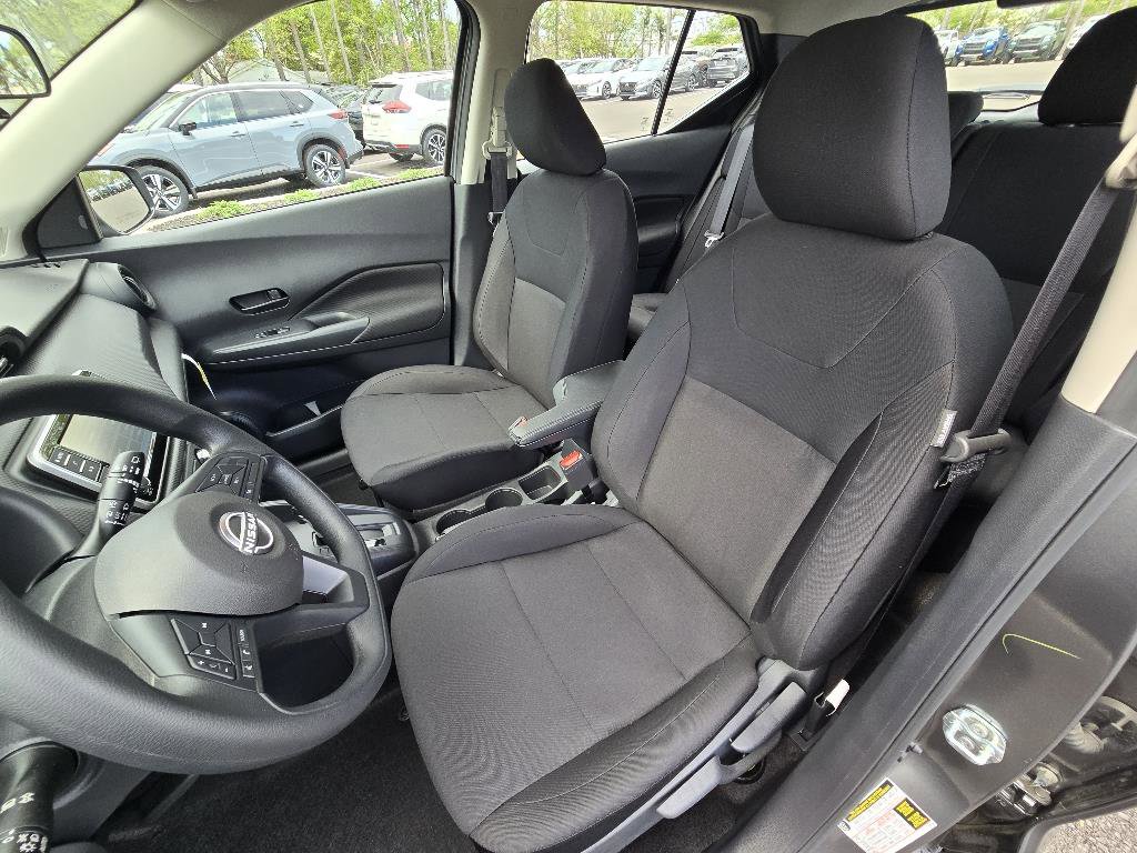 New 2025 Nissan Kicks Play S image 14