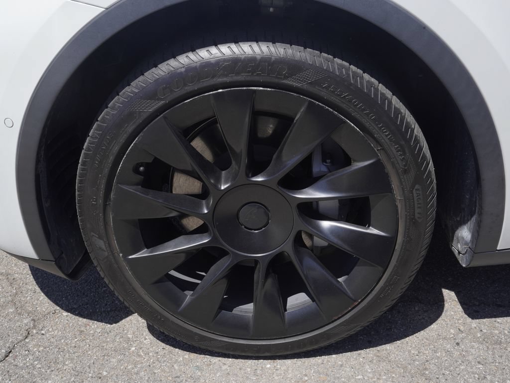 Used 2022 Tesla Model Y Long Range AWD/4WD image 7