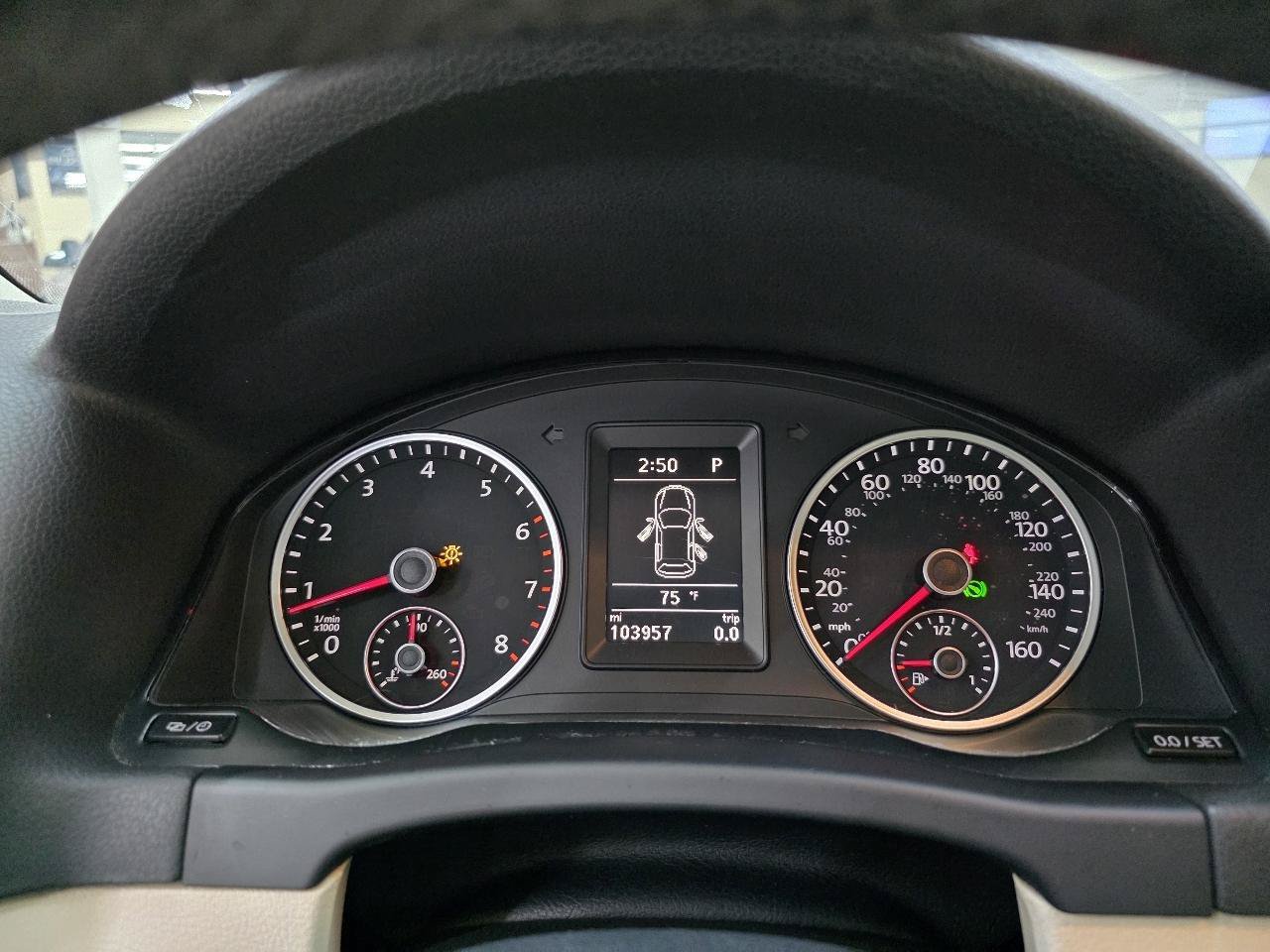 Used 2014 Volkswagen Tiguan SEL FWD image 29