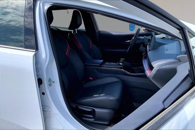Used 2025 Toyota Prius Plug-In Hybrid image 26