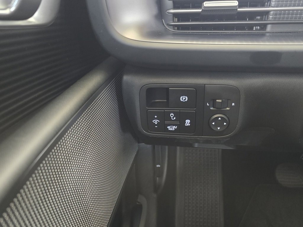 Used 2023 Hyundai Ioniq 6 SE image 21