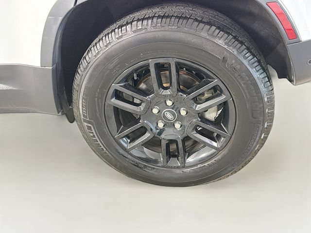 Used 2024 Land Rover Defender 110 S AWD/4WD image 32