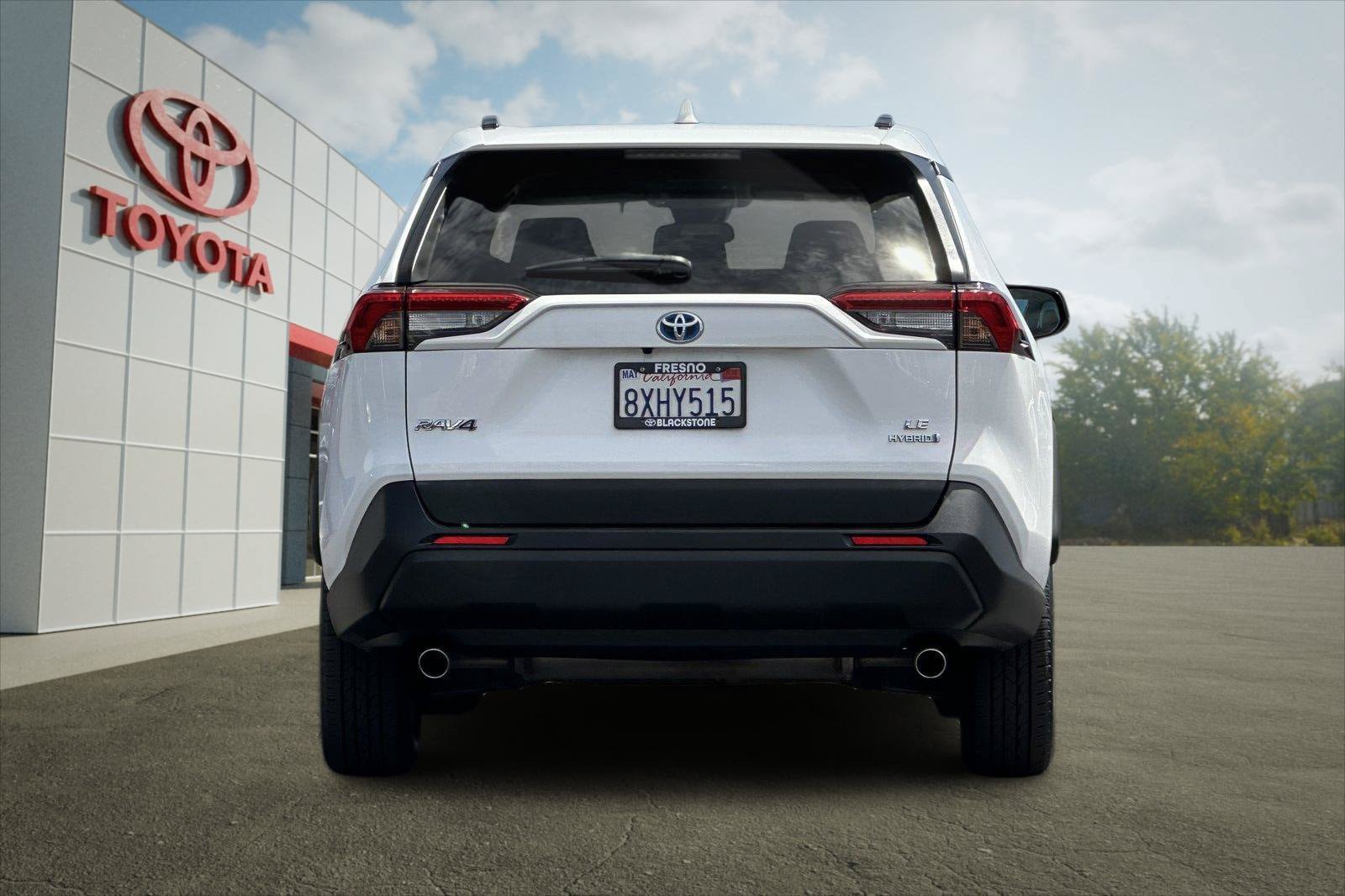 Certified 2021 Toyota RAV4 LE AWD/4WD image 4