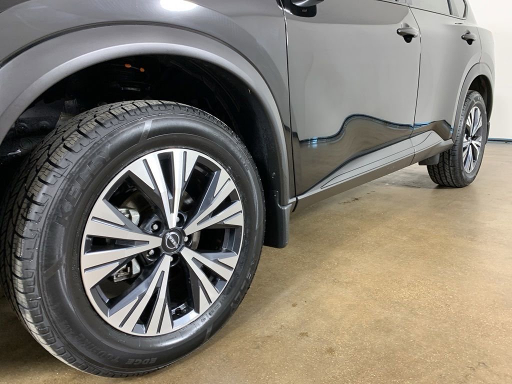 Used 2023 Nissan Rogue SV AWD/4WD image 2