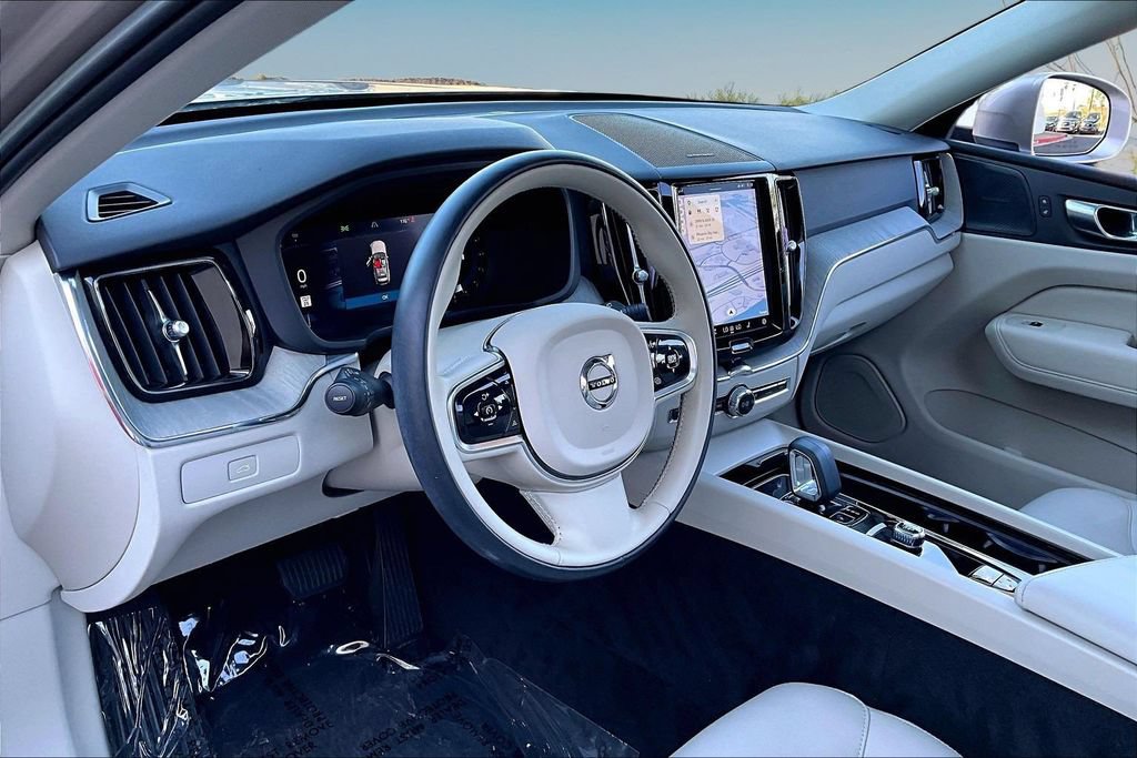 Used 2023 Volvo XC60 B5 Plus AWD/4WD image 14