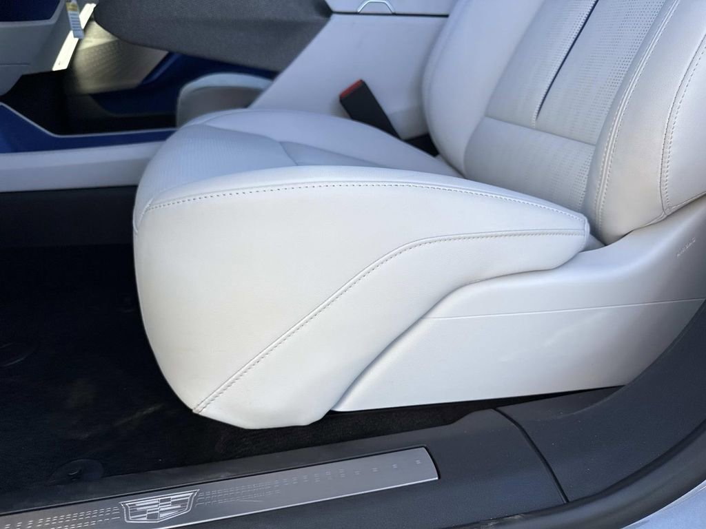 New 2026 Cadillac Optiq Luxury 2 image 20