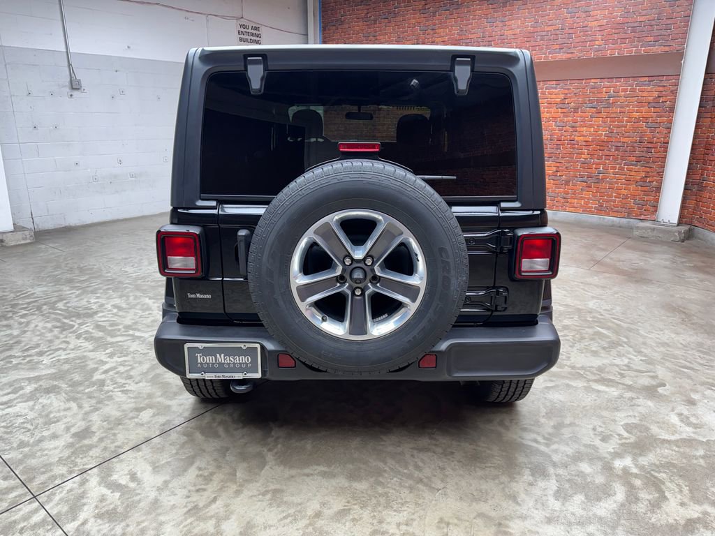 Used 2021 Jeep Wrangler Unlimited Sahara image 3