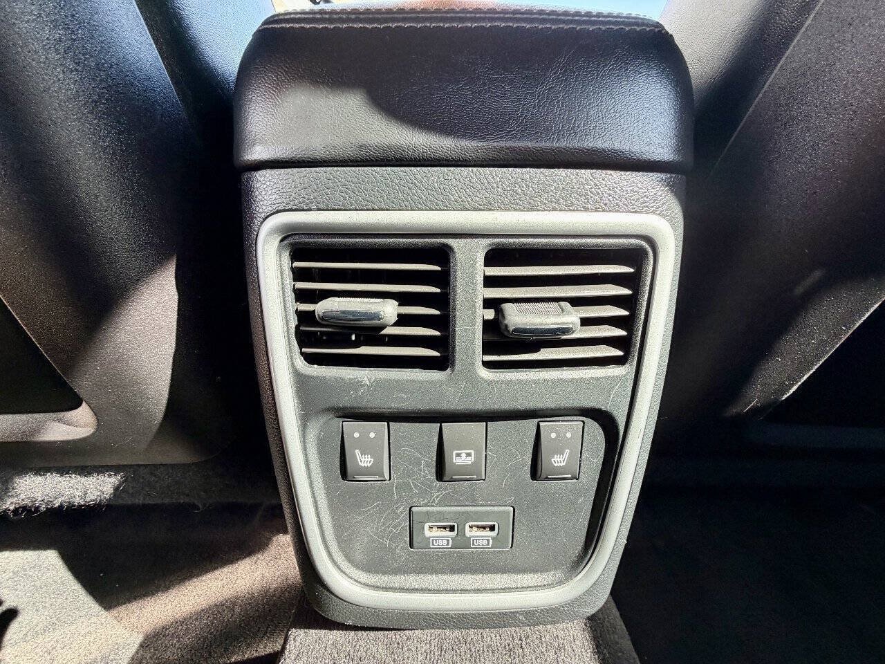 Used 2016 Chrysler 300 C AWD/4WD image 24