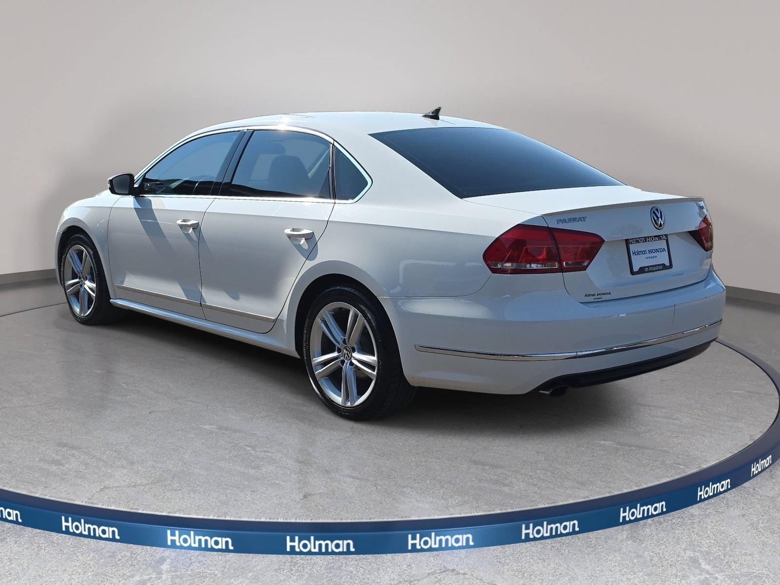 Used 2015 Volkswagen Passat 1.8T SEL Premium FWD image 8