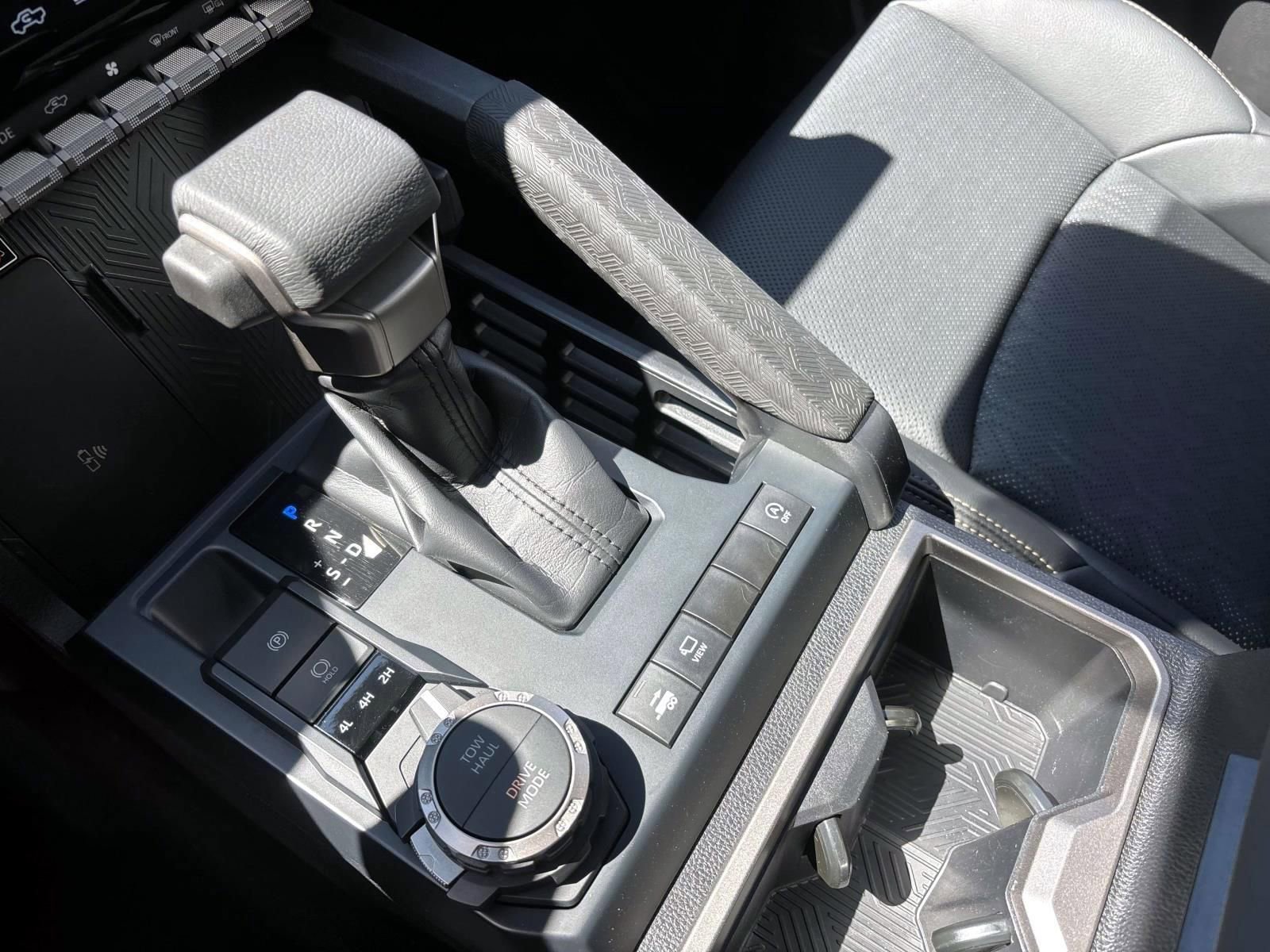 Used 2024 Toyota Tacoma Limited w/ Limited Package (LT) AWD/4WD image 25