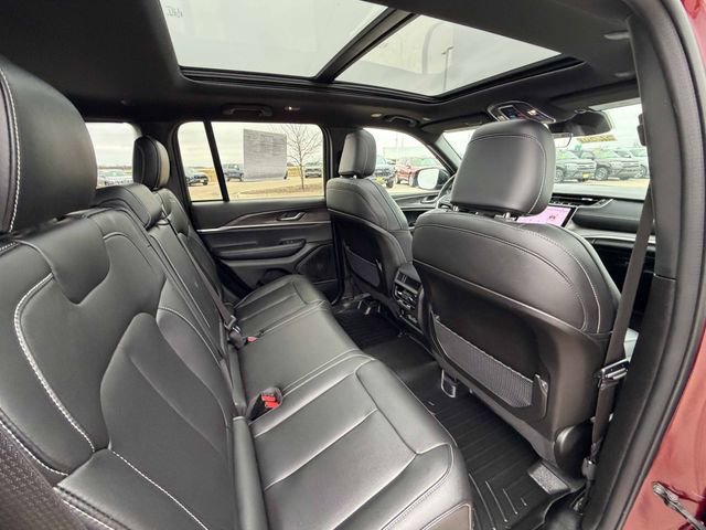 Used 2025 Jeep Grand Cherokee Limited w/ Trailer Tow Package AWD/4WD image 25