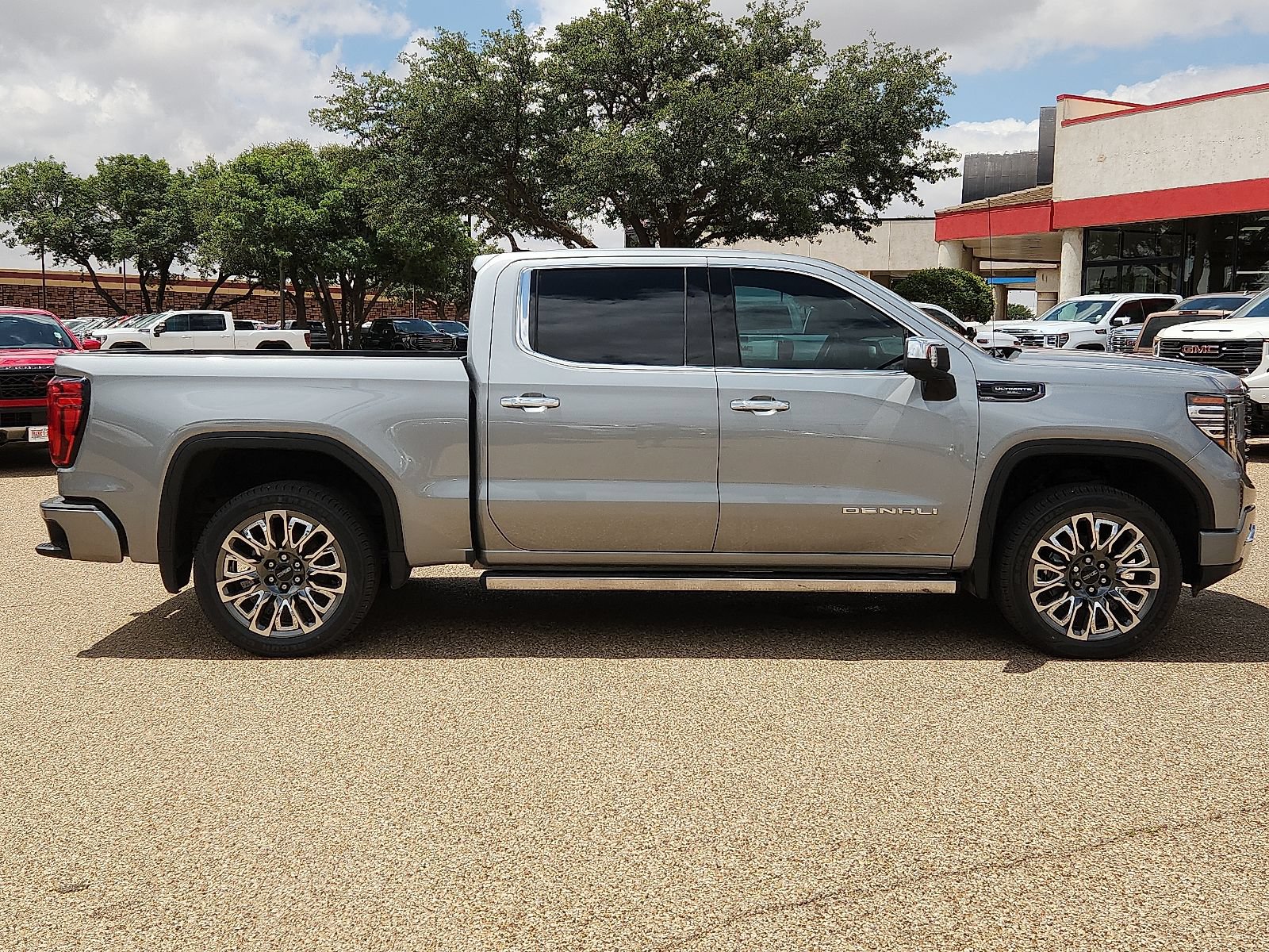 Used 2024 GMC Sierra 1500 Denali Ultimate AWD/4WD image 5
