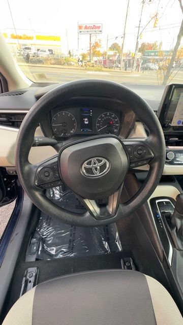 Used 2025 Toyota Corolla LE w/ Convenience Package image 13