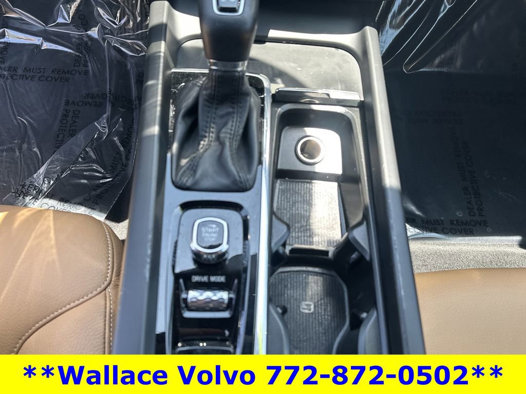 Used 2020 Volvo XC60 T5 Momentum FWD image 19