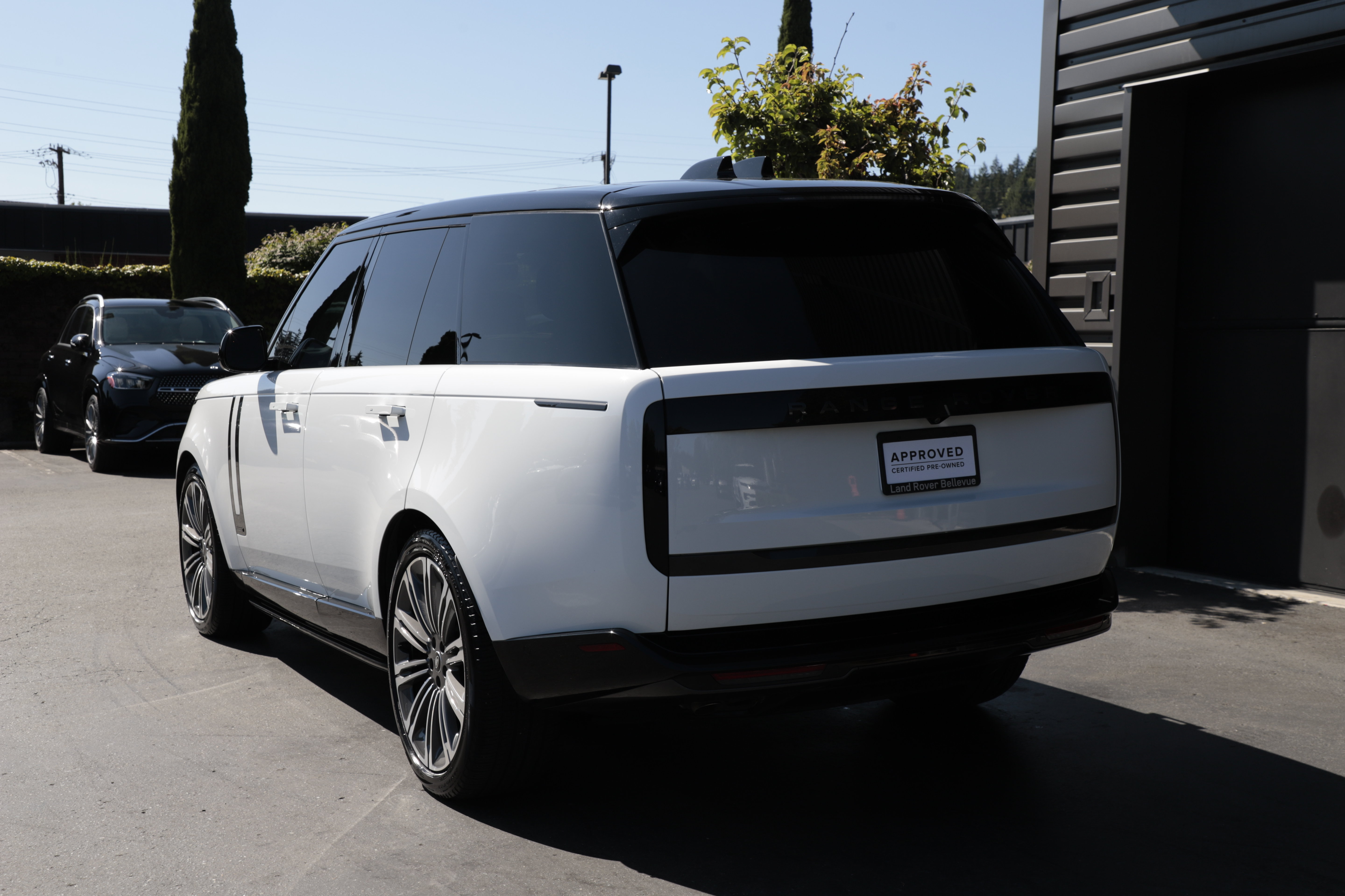 Certified 2024 Land Rover Range Rover Autobiography AWD/4WD image 6