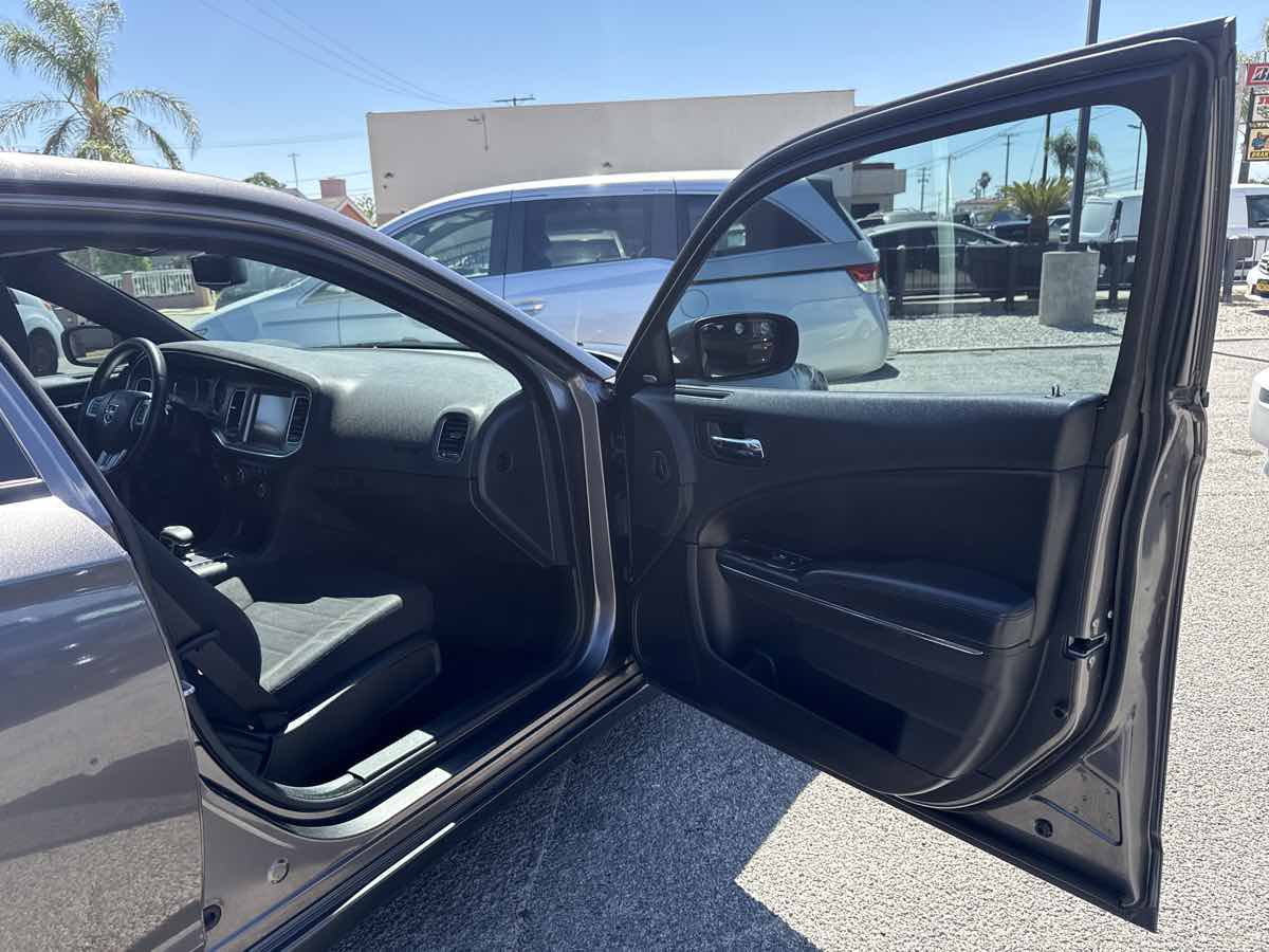 Used 2014 Dodge Charger SXT RWD image 22