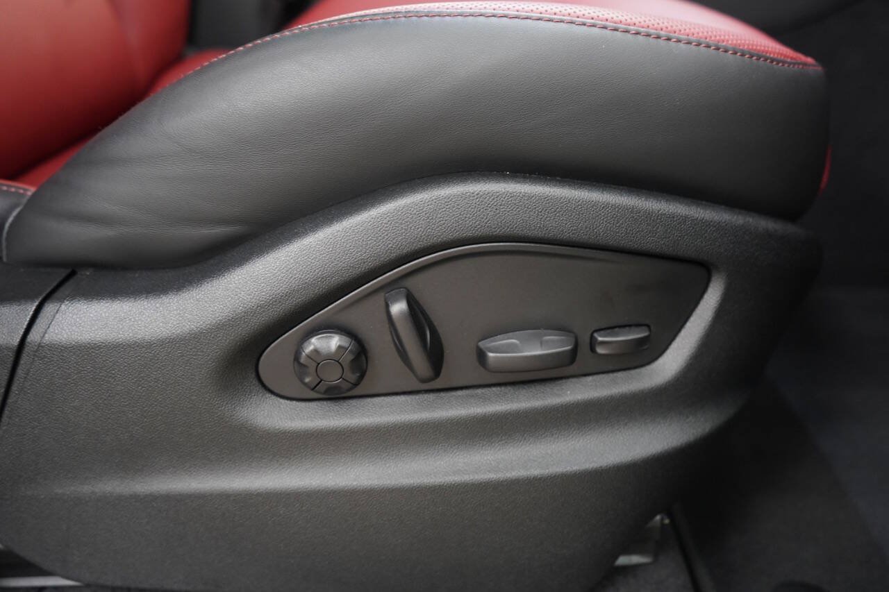 Used 2025 Porsche Cayenne GTS AWD/4WD image 66