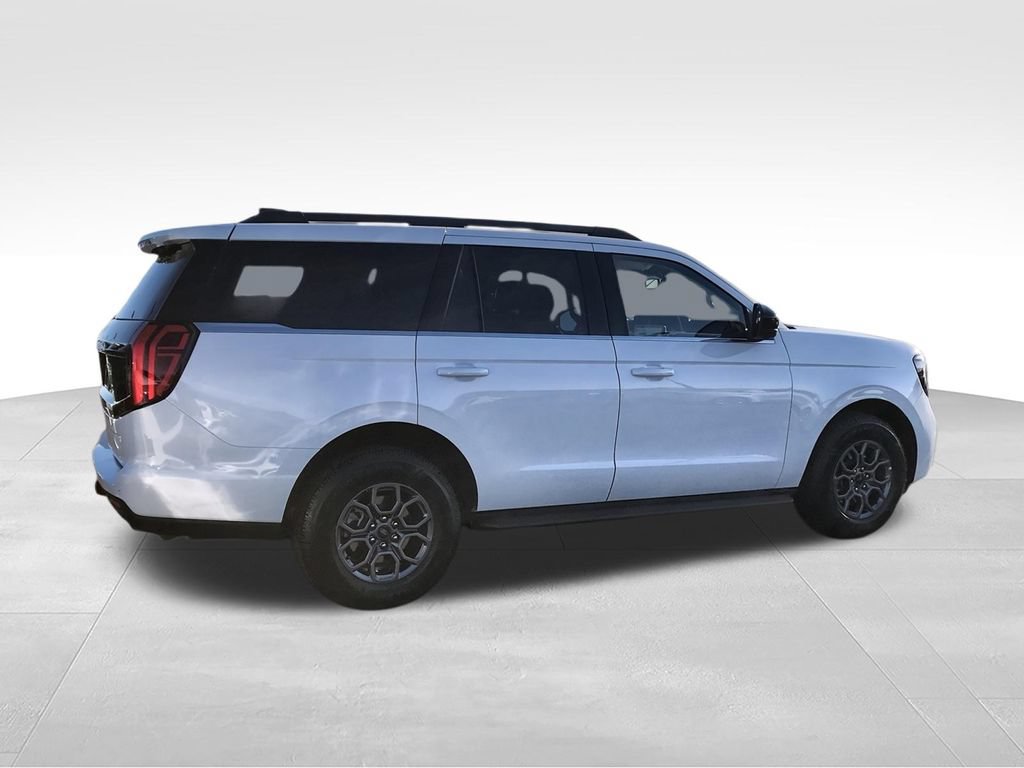 Used 2025 Ford Expedition Active AWD/4WD image 8