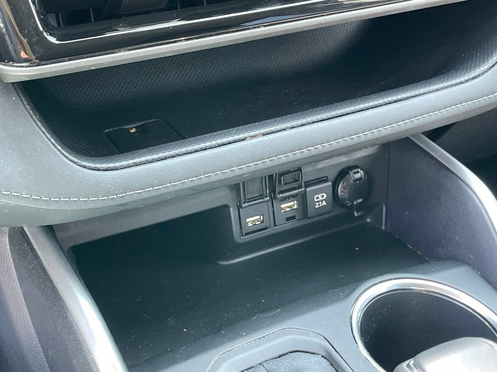 Used 2020 Toyota Highlander LE AWD/4WD image 22