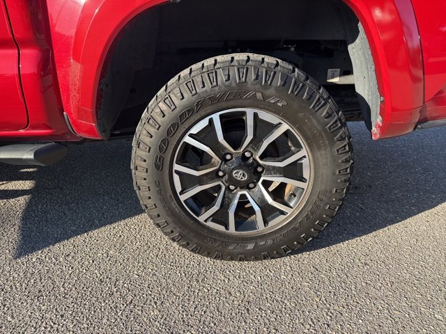 Used 2020 Toyota Tacoma TRD Sport image 14