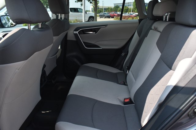 Used 2021 Toyota RAV4 XLE FWD image 16