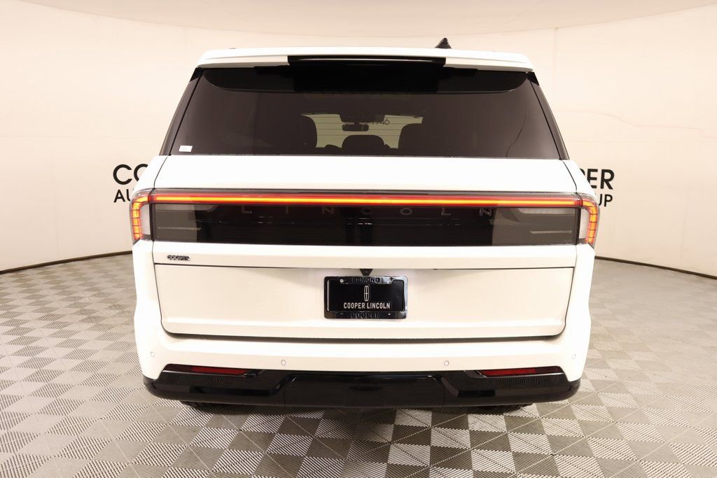 New 2025 Lincoln Navigator Reserve w/ Jet Appearance Package image 23