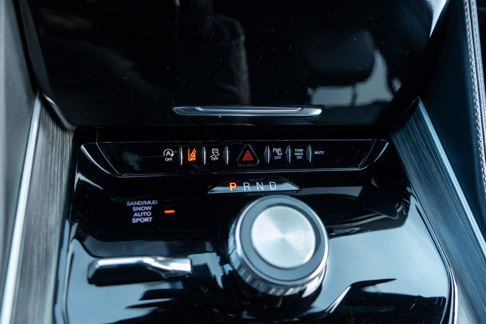 Used 2023 Jeep Wagoneer L Series II image 22