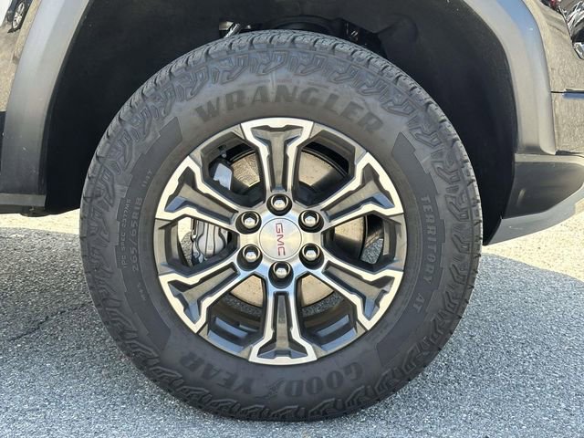 Used 2024 GMC Canyon AT4 w/ Technology Package image 7