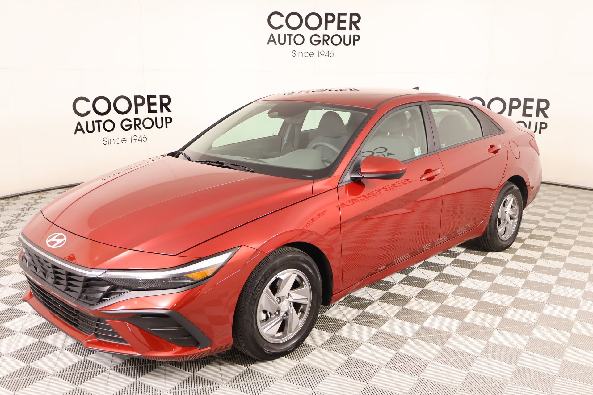 Certified 2024 Hyundai Elantra SE image 9