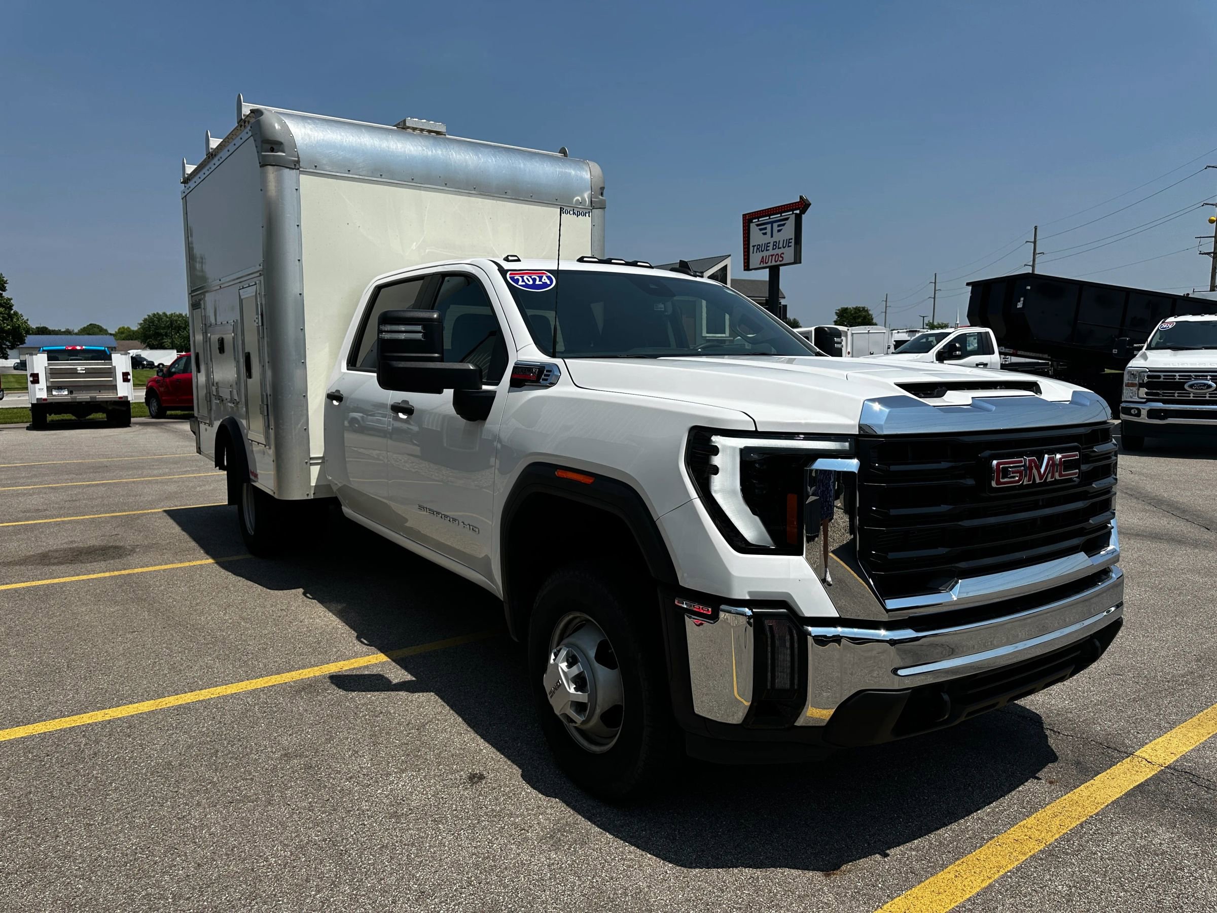 Used 2024 GMC Sierra 3500 Pro w/ Convenience Package image 16