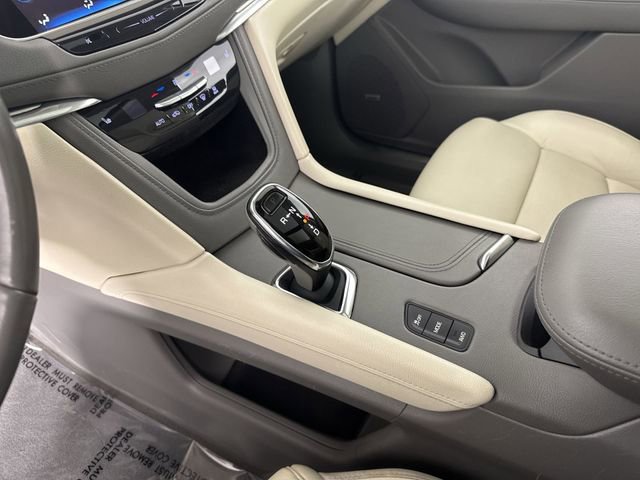 Used 2018 Cadillac XT5 Luxury w/ Driver Awareness Package AWD/4WD image 18