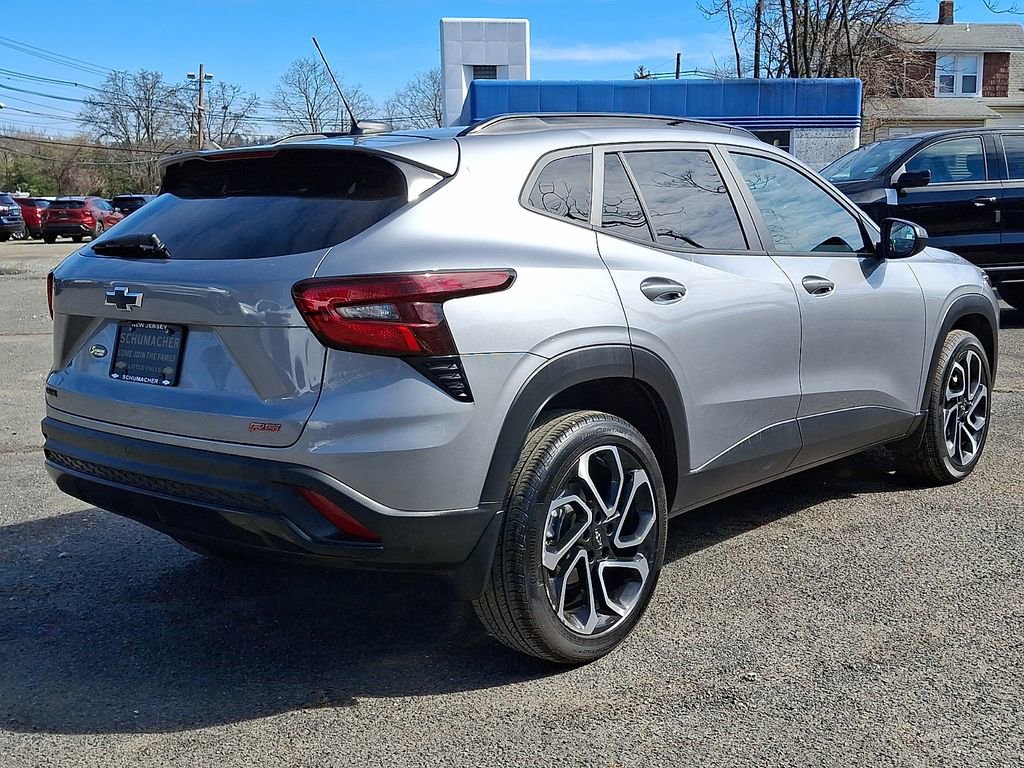 Used 2024 Chevrolet Trax RS w/ Driver Confidence Package image 9