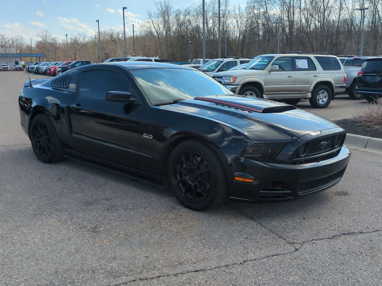 Used 2013 Ford Mustang GT Premium w/ Comfort Pkg image 2