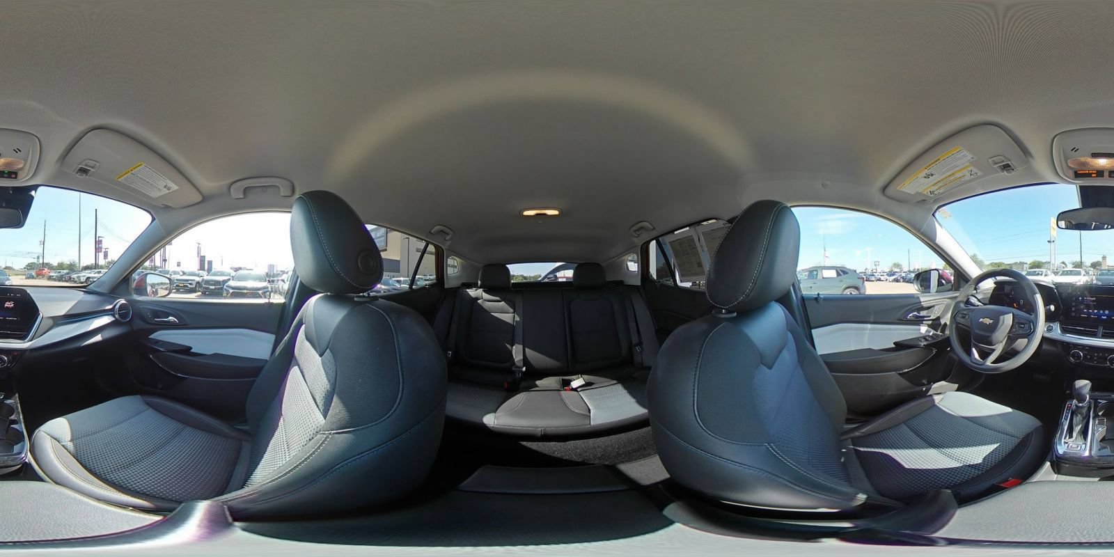 Used 2025 Chevrolet Trax LT FWD image 36