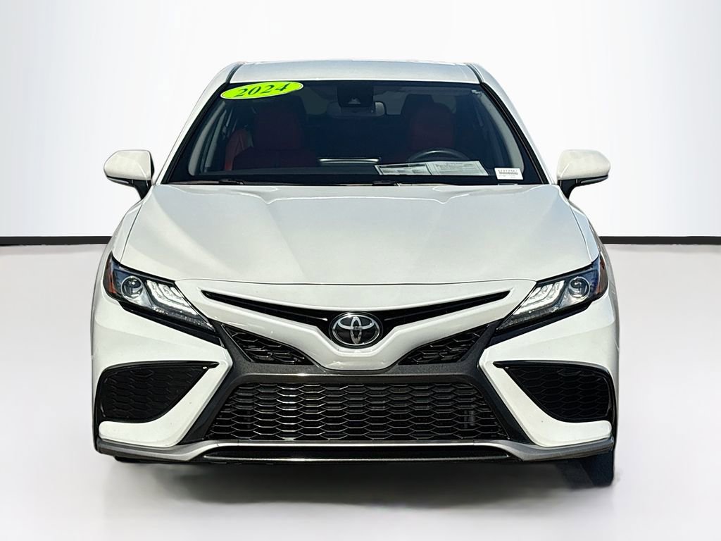 Used 2024 Toyota Camry XSE FWD image 2