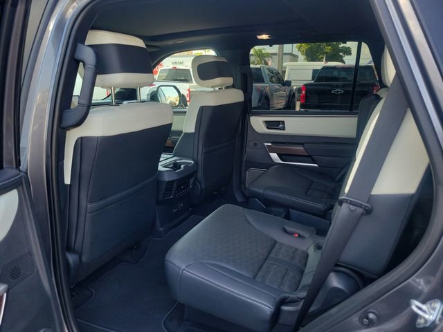 Used 2025 Toyota Sequoia Capstone AWD/4WD image 5