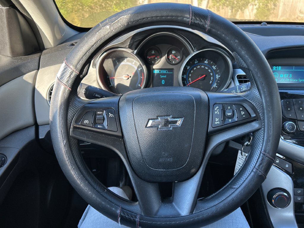 Used 2013 Chevrolet Cruze LS FWD image 14