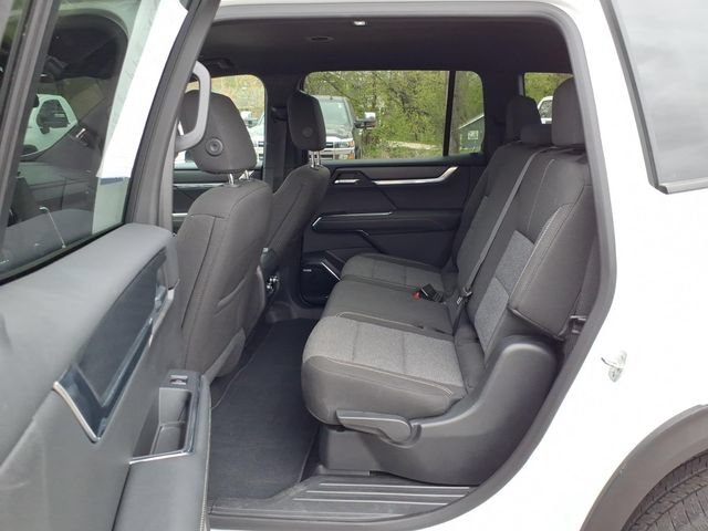 Used 2025 GMC Acadia Elevation AWD/4WD image 11