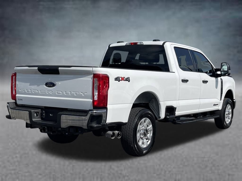 Used 2024 Ford F250 XLT image 3
