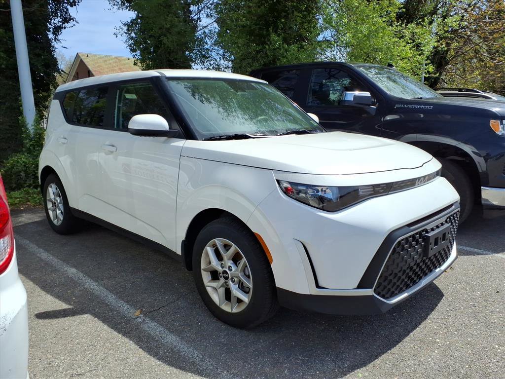 Used 2025 Kia Soul LX w/ LX Technology Package
