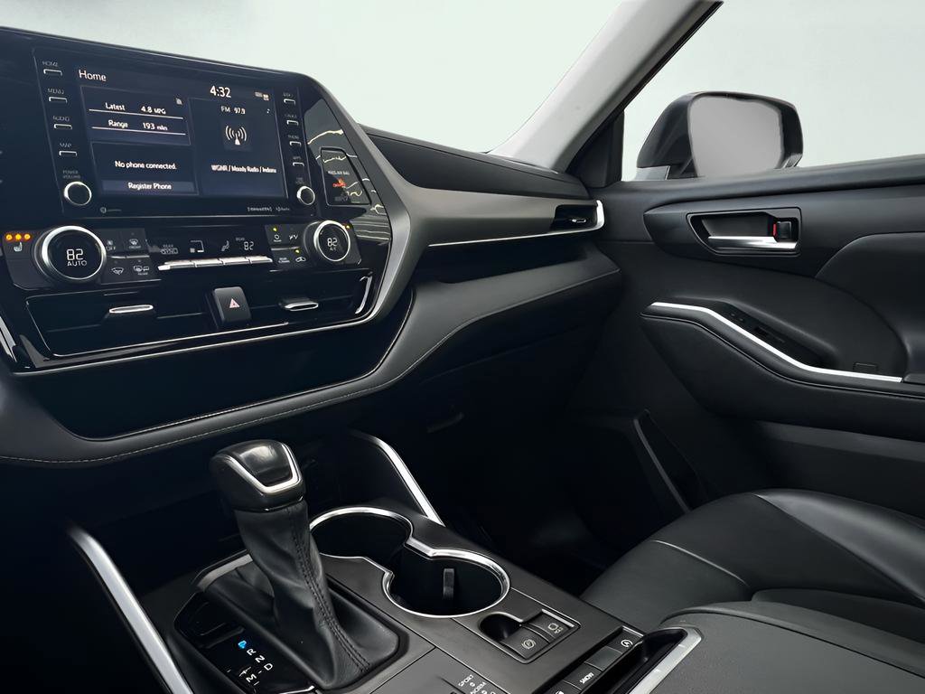 Used 2020 Toyota Highlander XLE image 46