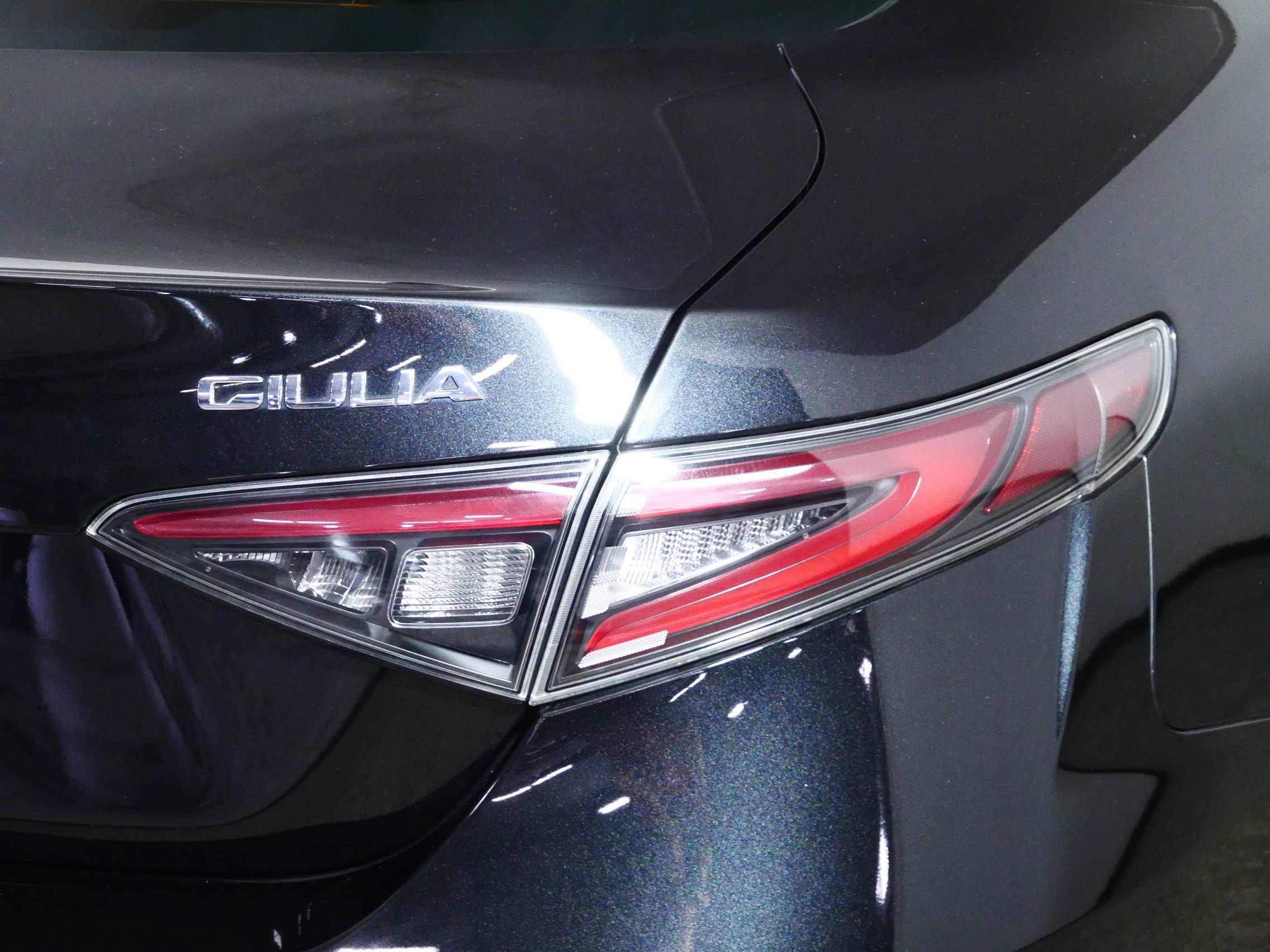 Used 2024 Alfa Romeo Giulia Veloce image 17