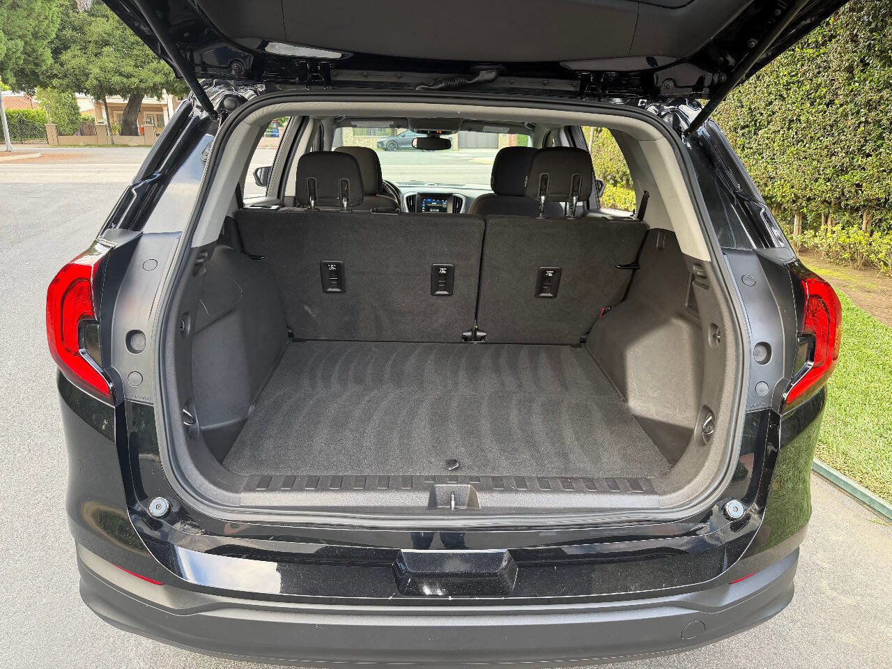 Used 2018 GMC Terrain SLE FWD image 18