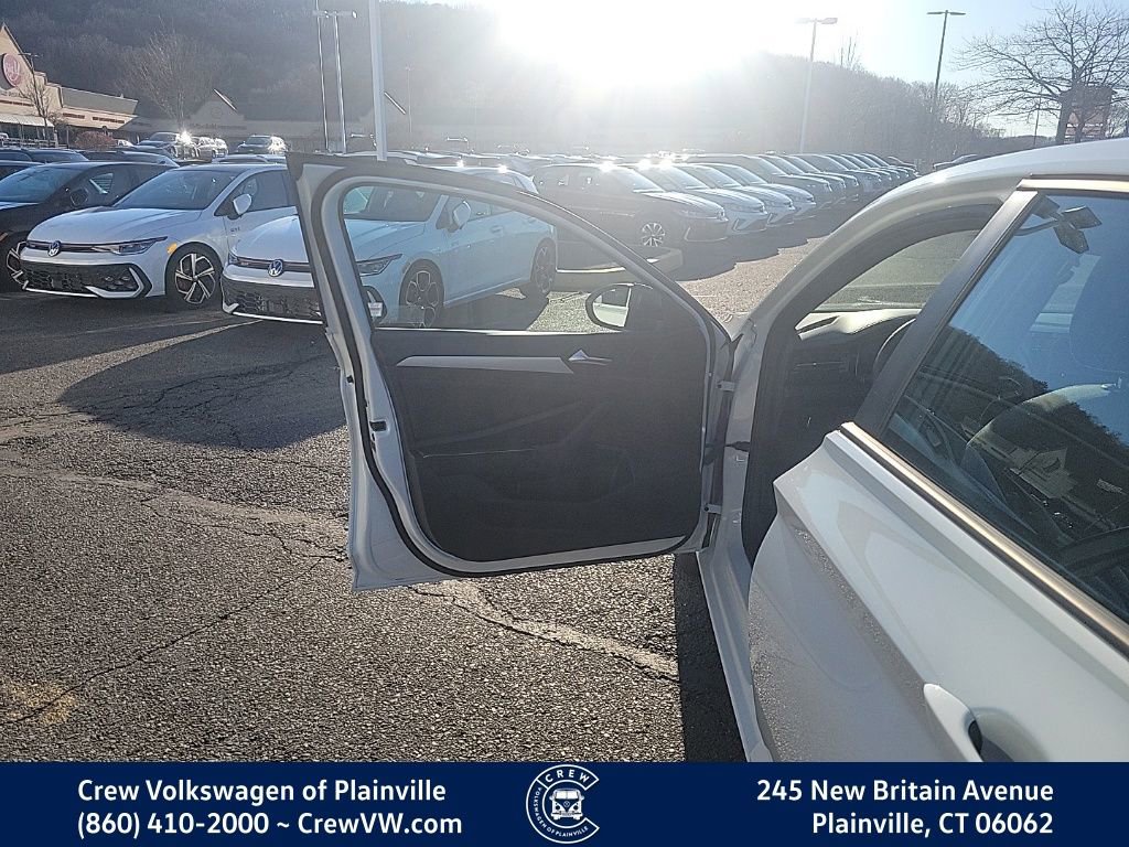 Certified 2025 Volkswagen Jetta Sport image 37