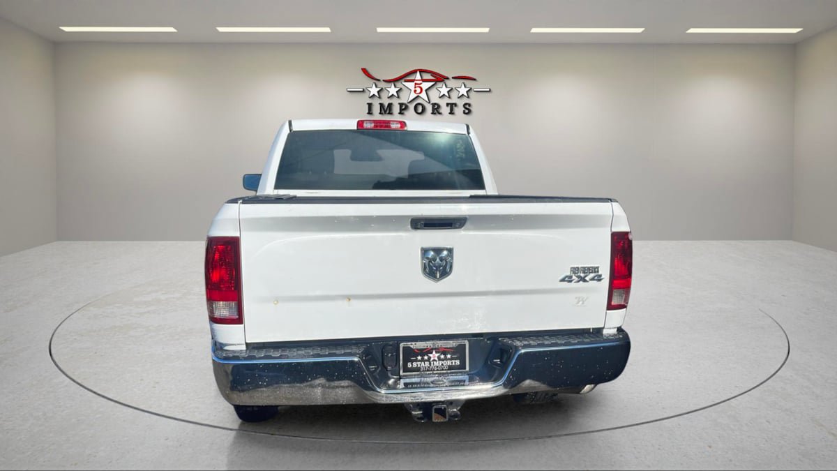 Used 2014 RAM 1500 4x4 Crew Cab w/ Exterior Appearance Group image 4
