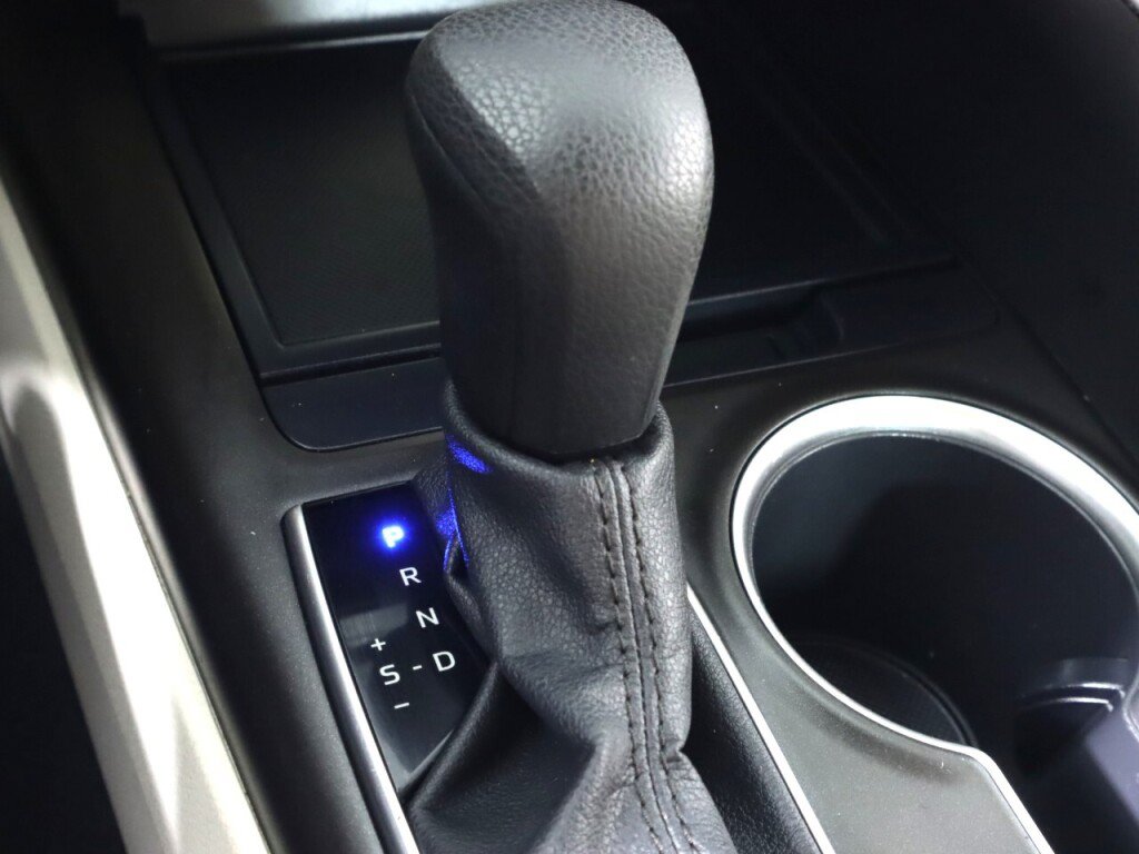Used 2022 Toyota Camry LE w/ Carpet Mat Package (TMS) FWD image 24